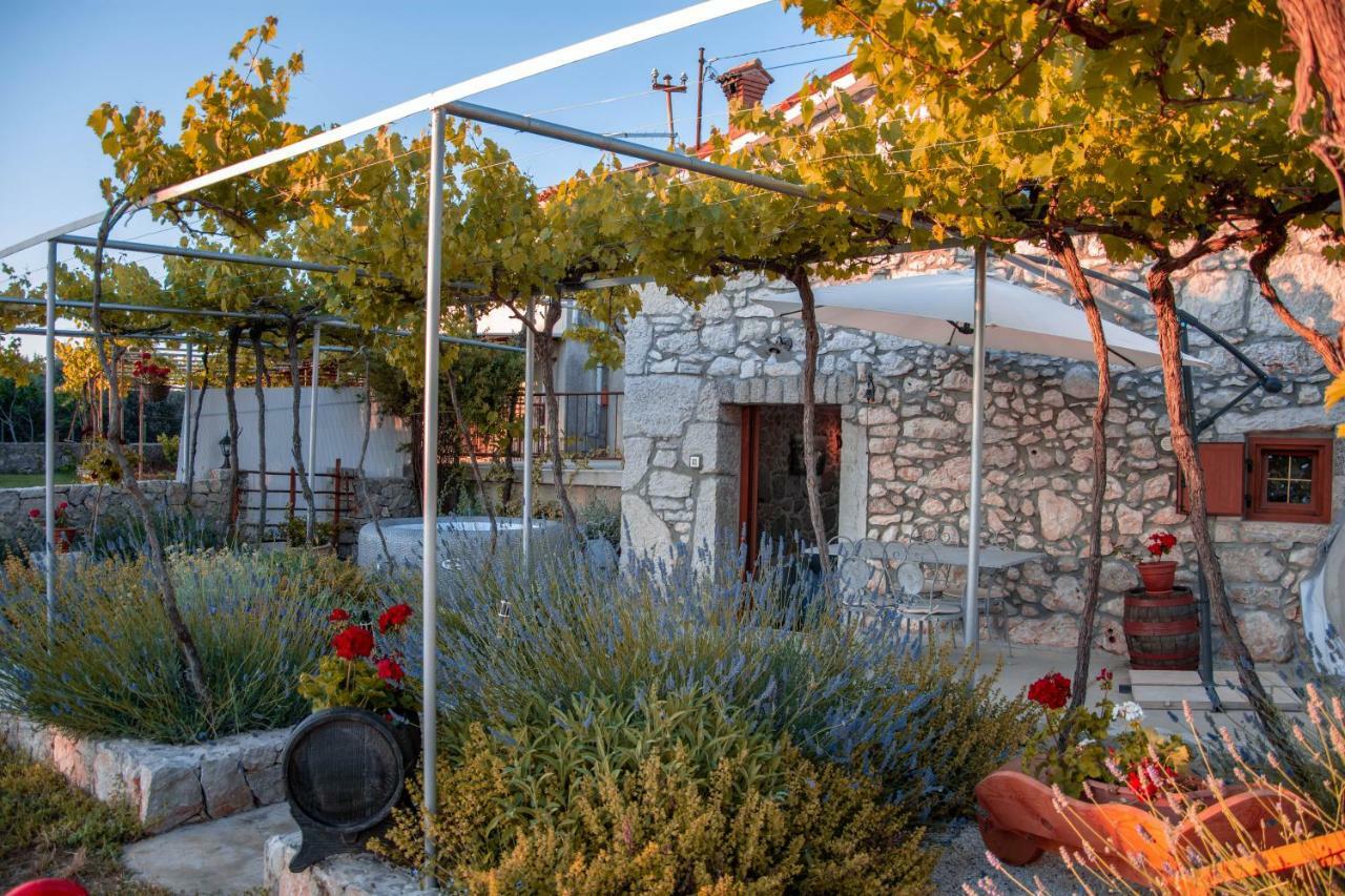 Traditional Stone House St.Anton Malinska Luaran gambar