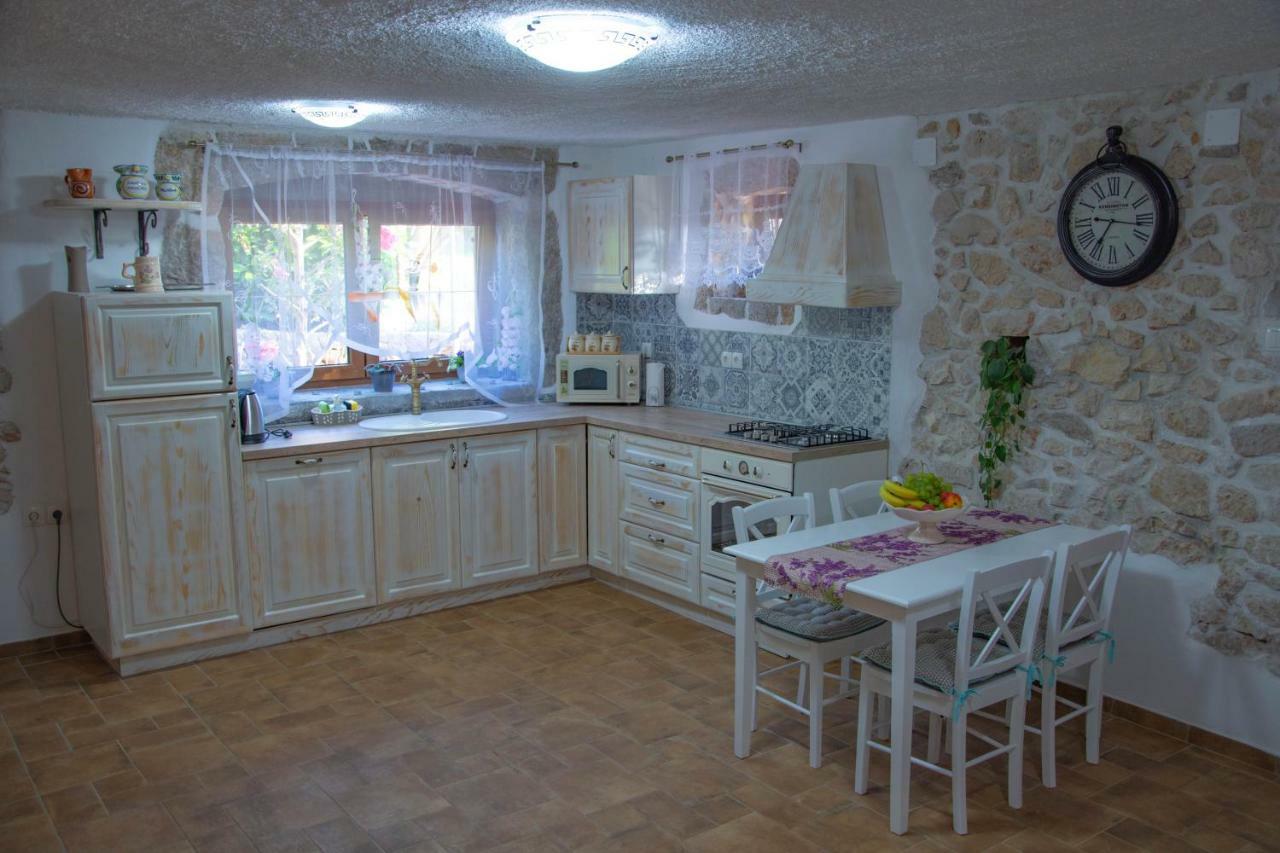 Traditional Stone House St.Anton Malinska Luaran gambar