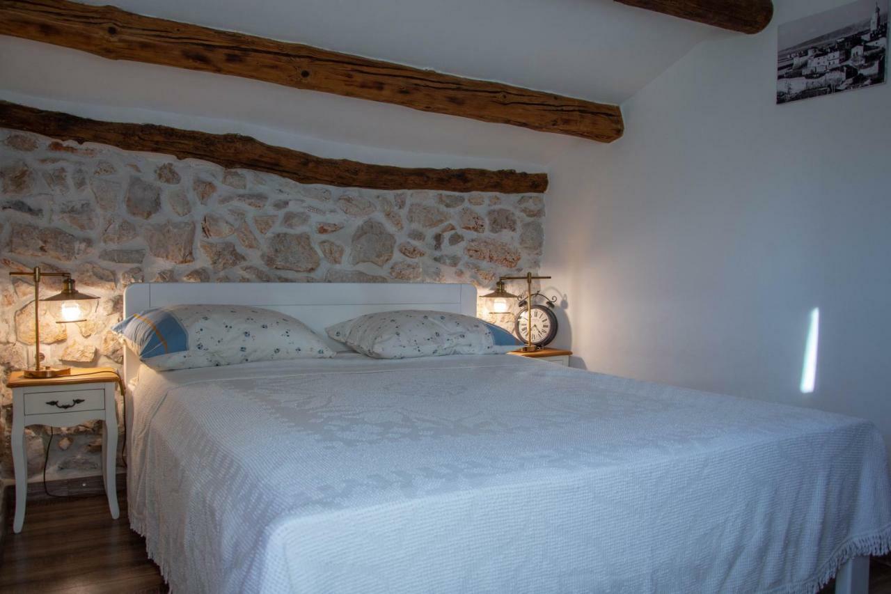 Traditional Stone House St.Anton Malinska Luaran gambar