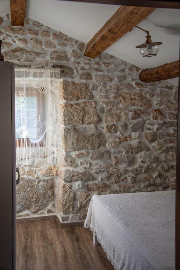 Traditional Stone House St.Anton Malinska Luaran gambar