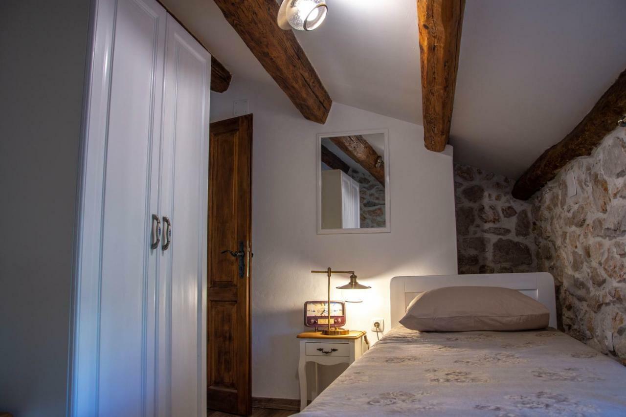 Traditional Stone House St.Anton Malinska Luaran gambar